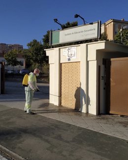 Desinfección en el entorno de un instituto de Jaén.