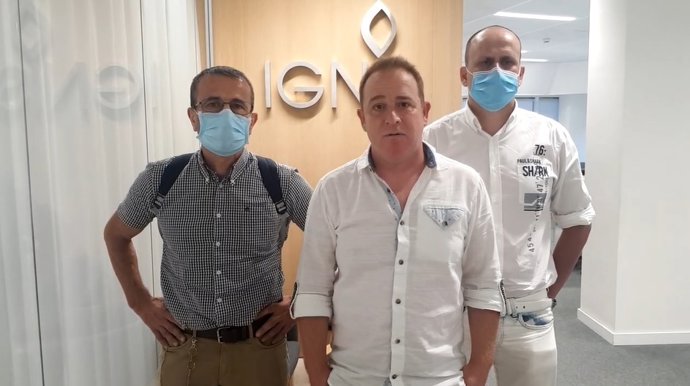 El comité de empresa de Alcoa en San Cibrao, a la salida de la reunión con Liberty