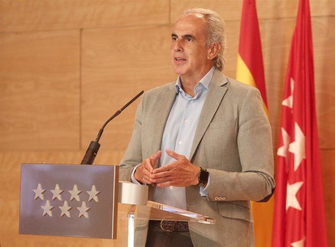 El consejero de Sanidad de la Comunidad de Madrid, Enrique Ruiz Escudero, da a conocer la actualización de las medidas de protección frente al COVID-19, en la Real Casa de Correos, en Madrid (España), a 4 de septiembre de 2020.