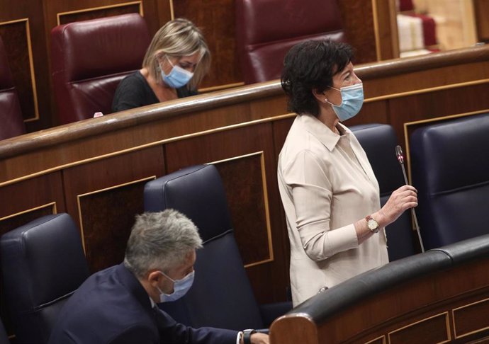 La ministra de Educación y FP, Isabel Celaá, interviene en la primera sesión de control al Gobierno en el Congreso, en Madrid (España) a 9 de septiembre de 2020.  El Gobierno contesta preguntas, entre otras, sobre el coronavirus o sobre los gastos de se