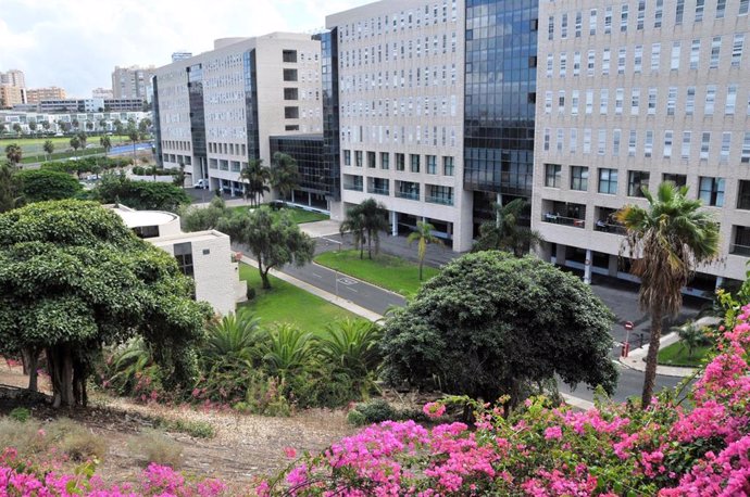 Coronavirus.- Canarias suma este miércoles un fallecido y cuatro personas más en UCI