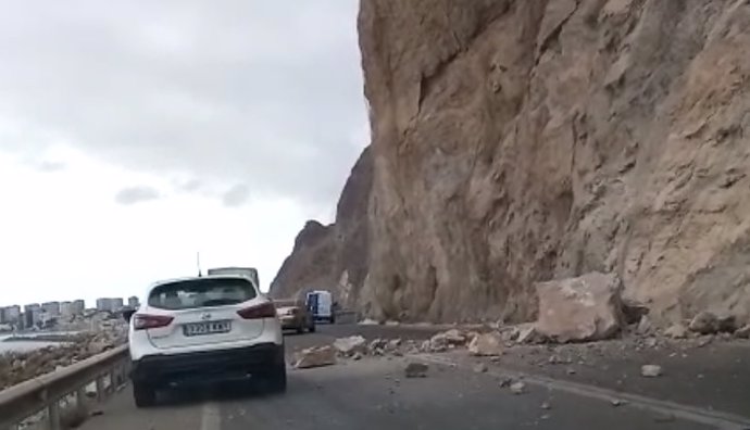 Desprendimientos en la carretera de El Cañarete