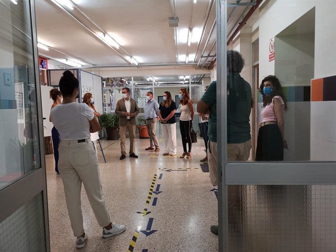 Espadas visita el colegio 'Blas Infante'