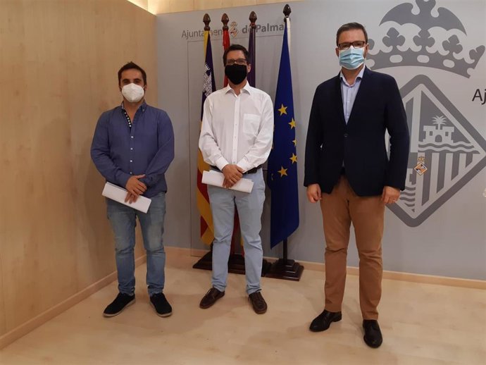 Hila, Romero y Di Giacomo, en la presentación de las ayudas.