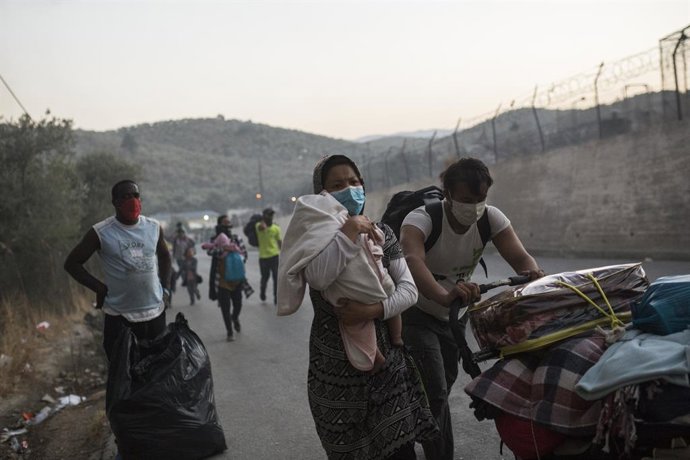 VÍDEO: Grecia.- Declarado un nuevo incendio en el campamento de refugiados grieg