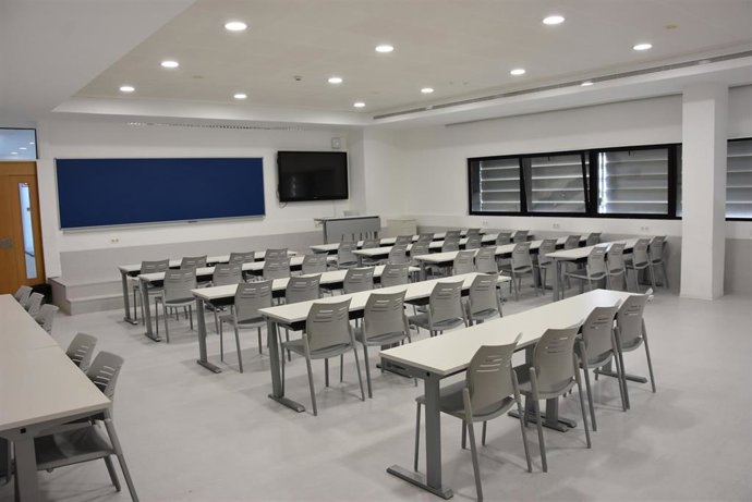 Imagen de un aula vacía de los centros de estudio de San Pablo Andalucía CEU.