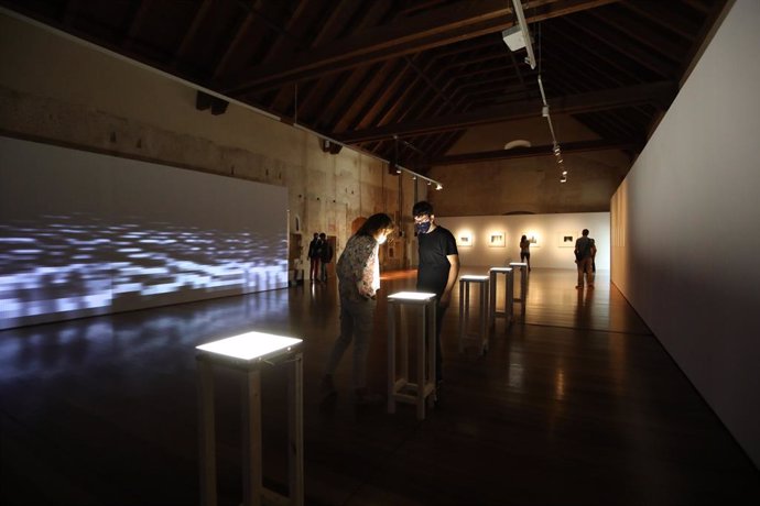 El Centre del Carme Cultura Contempornia presenta 'Spectre. Hacia un lenguaje visual desde lo auditivo', la primera exposición individual en Valncia del artista sonoro Edu Comelles.
