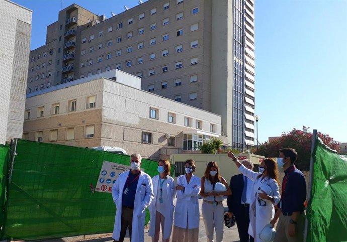 Exterior del hospital de día de Valme