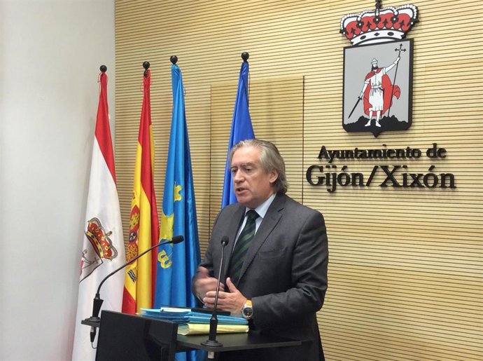 El portavoz del Grupo Municipal Popular, Alberto López-Asenjo.