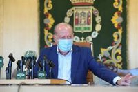 Villalobos acusa al PP de causar "una debacle para el municipalismo" al rechazar el Congreso los remanentes