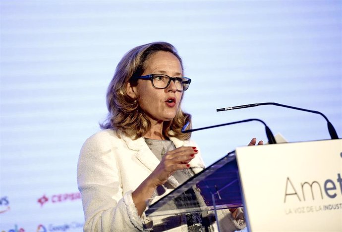 La vicepresidenta tercera de Asuntos Económicos y Transformación Digital, Nadia Calviño, interviene en la inauguración del Encuentro de la Economía Digital y las Telecomunicaciones de Ametic, en Madrid (España), a 2 de septiembre de 2020.