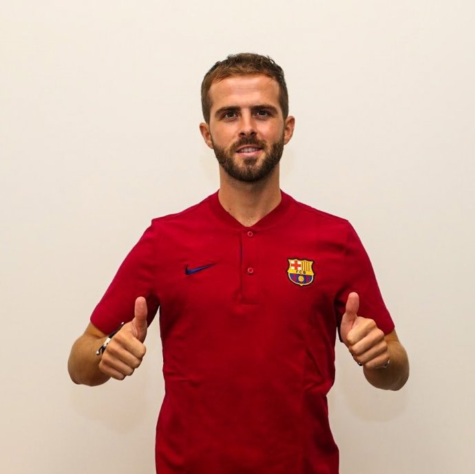 Miralem Pjanic en su llegada a Barcelona