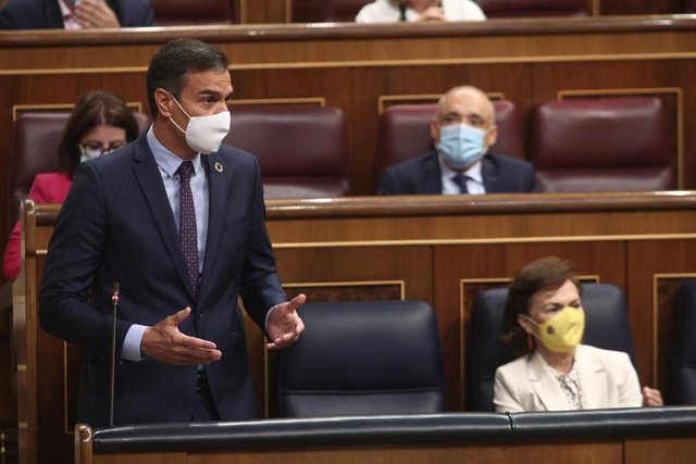 El presidente del Gobierno, Pedro Sánchez, interviene durante la primera sesión de control al Gobierno en el Congreso tras las vacaciones de verano, en Madrid (España). El Gobierno contesta, entre otras preguntas, sobre el coronavirus o sobre los gastos d
