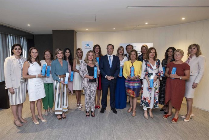 CaixaBank entrega a 14 mujeres los galardones territoriales del Premio Mujer Empresaria