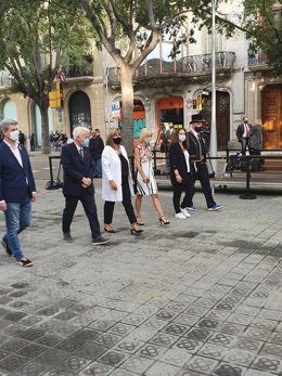 La presidenta Núria Marín encabeza la ofrenda de la Diputación de Barcelona en el monumento a Rafael Casanova en la Diada del 11 de Septiembre de 2020 en Barcelona