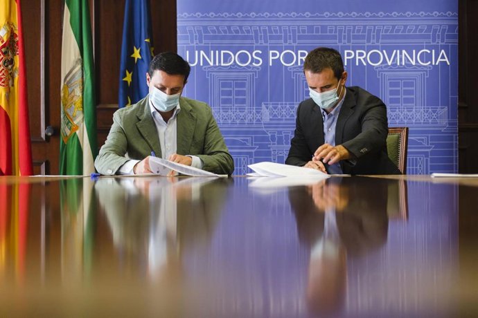 Firma del convenio de adhesión de Purchena la PFEA