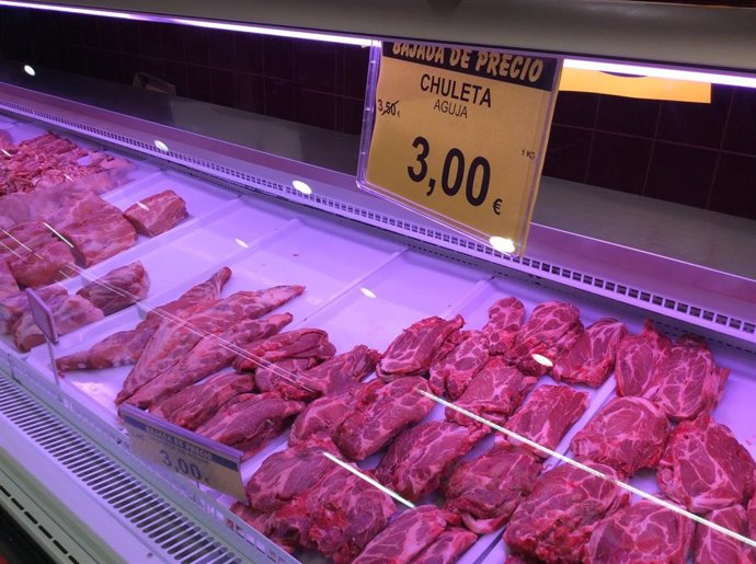 Carnes en un supermercado.