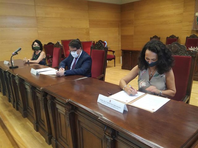 Vergeles y Tena firman un convenio para impulsar la mediación familiar y evitar juicios