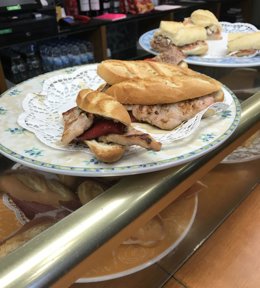 Bocatas, minis de lomo, barra de bar, ñam ñam