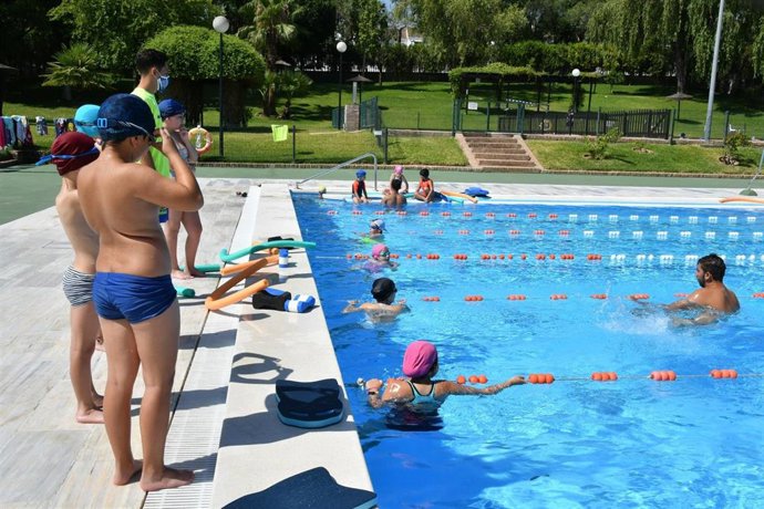 [Sevilla] Ayuntamiento De Tomares: Nota De Prensa Y 2 Fotos (El Ayuntamiento De Tomares Clausura Con Éxito Los Once Campus De Verano Y Sin Un Solo Caso De Coronavirus)