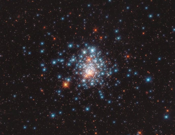 El telescopio Hubble encierra un puñado de estrellas