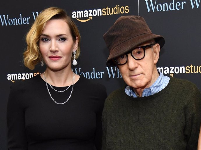 Kate Winslet junto a Woody Allen en la presentación de Wonder Wheel en Nueva York