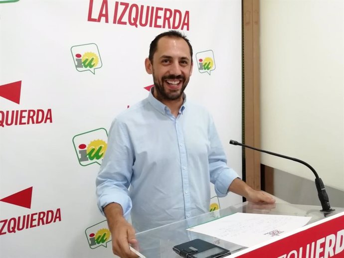 El responsable de Organización de IU Córdoba, Sebastián Pérez, en la sede provincial de IU, en una imagen de archivo.