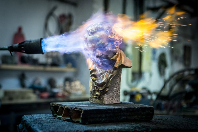 Estatuilla de los premios Goya