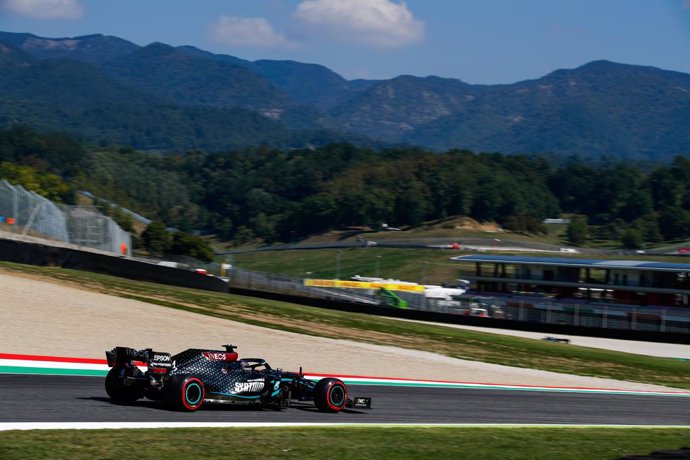 Fórmula 1/GP Toscana.- Hamilton firma una inédita pole en Mugello y Sainz saldrá