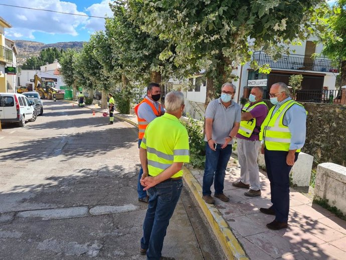Obras de mejora de seguridad vial en Santiago Pontones