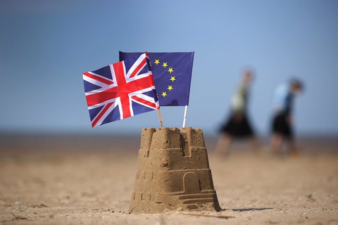 Brexit.- La UE advierte a Londres de que está preparada para un Brexit duro
