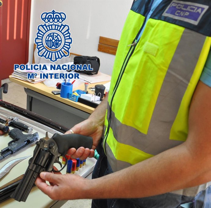 Una de las armas intervenidas