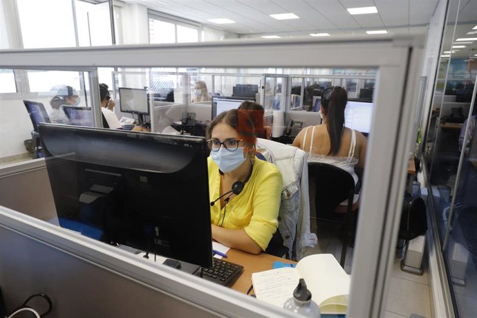 Una mujer, miembro del equipo de rastreadores.