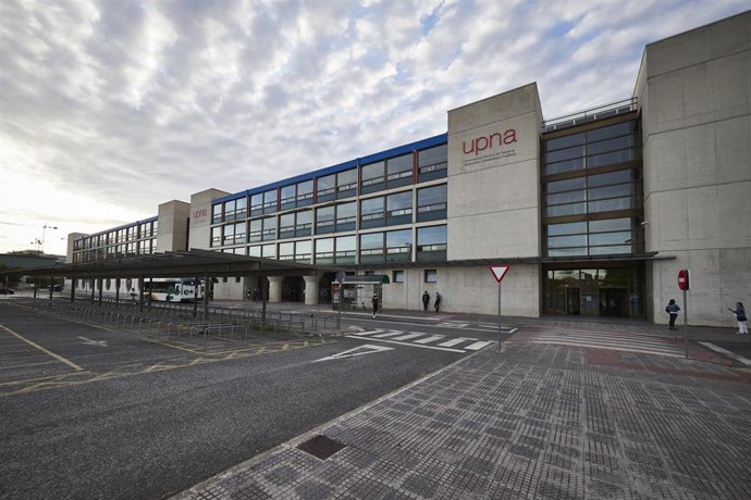 Fachada de la UPNA