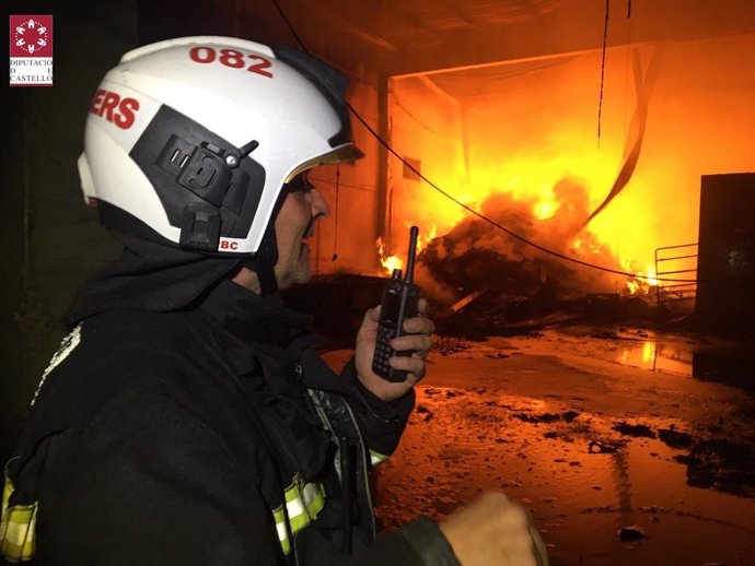 Incendio en la planta de reciclaje de Cervera del Maestre