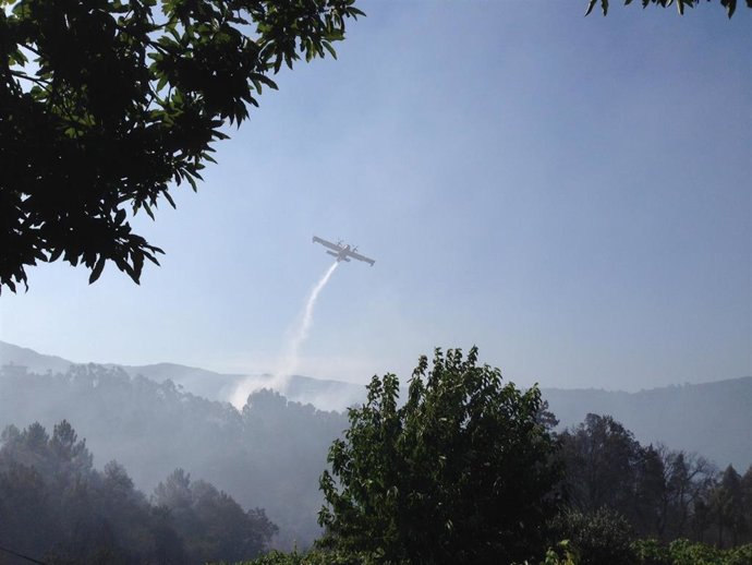 Hidroavión en un incendio en Galicia