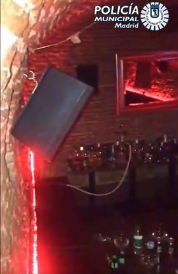 Desalojado un local cerca de la Gran Vía madrileña con 42 clientes dentro fumando y sin mascarilla