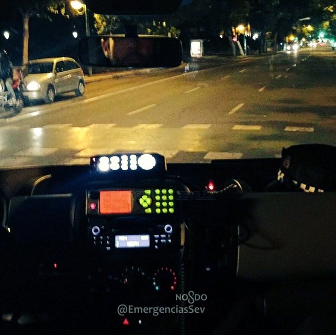 Interior del coche de la Policía Local