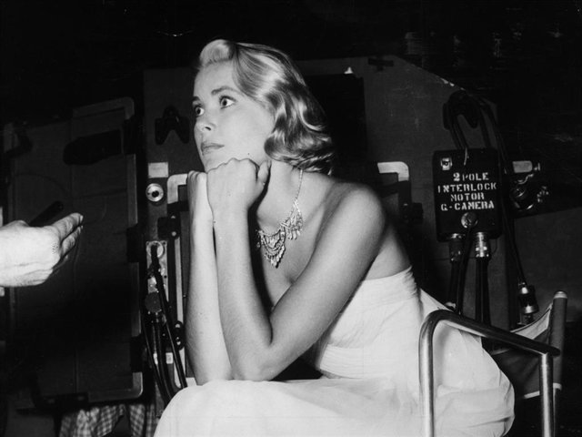 American Actress Grace Kelly On The Set Of 'To Catch A Thief', Some Of Which Was Filmed On The Riviera, Where She Met Prince Rainier Of Monaco, Whom She Later Married.