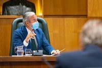 Azcón confía en que Abel Caballero pida perdón por defender en la FEMP "solo a los alcaldes del PSOE"