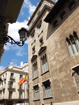 Fachada lateral del Palau de la Generalitat valenciana.