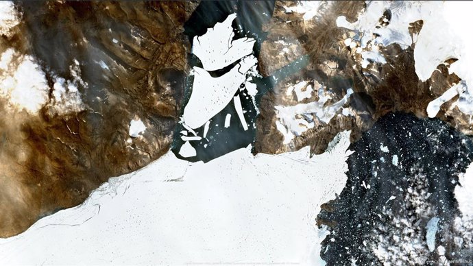 Un iceberg de 110km2 se desgaja del mayor baluarte de hielo del Ártico