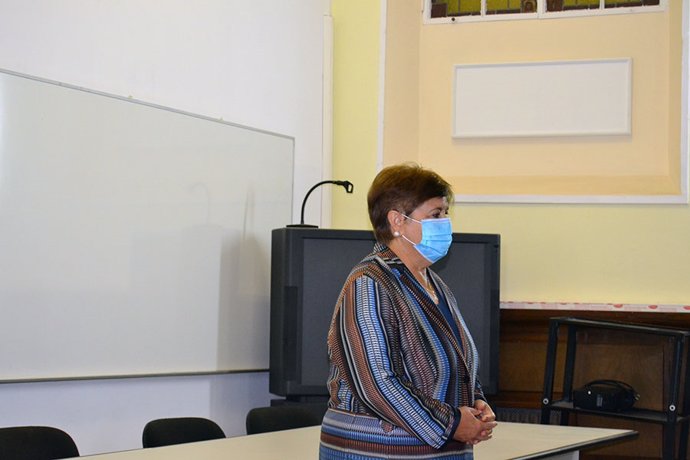 La rectora de la UCAV, María Rosario Sáez, da la bienvenida a los nuevos alumnos.
