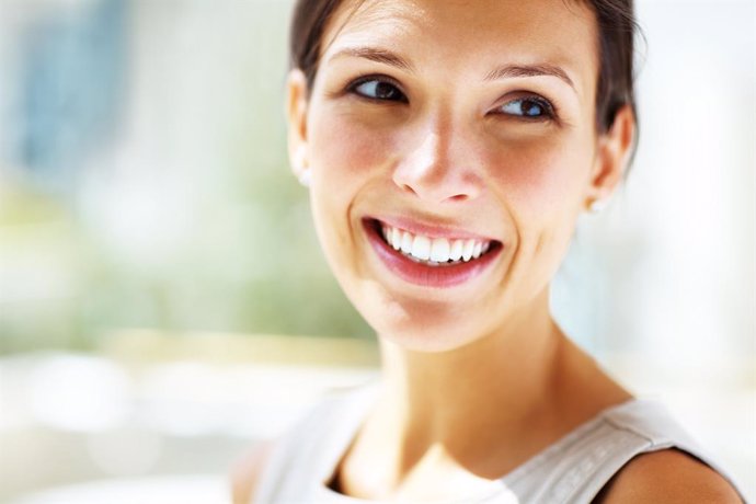 Coronavirus.- El 39% de los españoles asegura que sonríe más que antes del confi