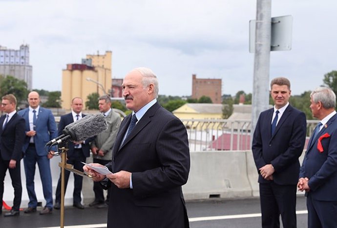 Bielorrusia.- Lukashenko llega a la localidad rusa de Sochi para reunirse con Pu
