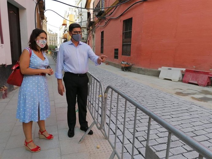 Pimentel, junto a Amelia Velázquez, visitan las obras en Mateos Gago