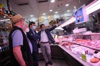 Almeida asegura que no permitirá estigmatizar al sur mientras que Carabanchel le pide seguridad, limpieza y médicos