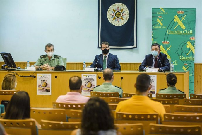 Inauguración del curso organizado por UNED y Guardia Civil en Almería