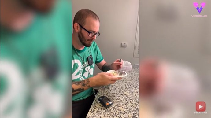 Este hombre logra comer un tazón de cereales tras siete años pareciendo Parkinson