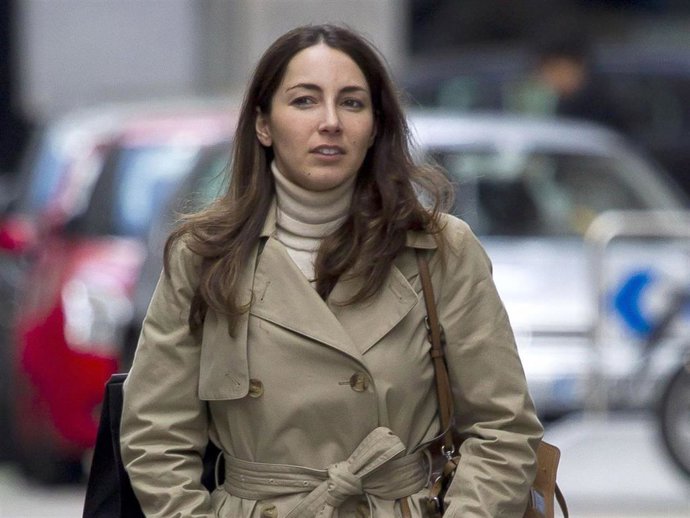 Alejandra Romero, Duquesa de Suárez, es una joven tímida y sumamente discreta